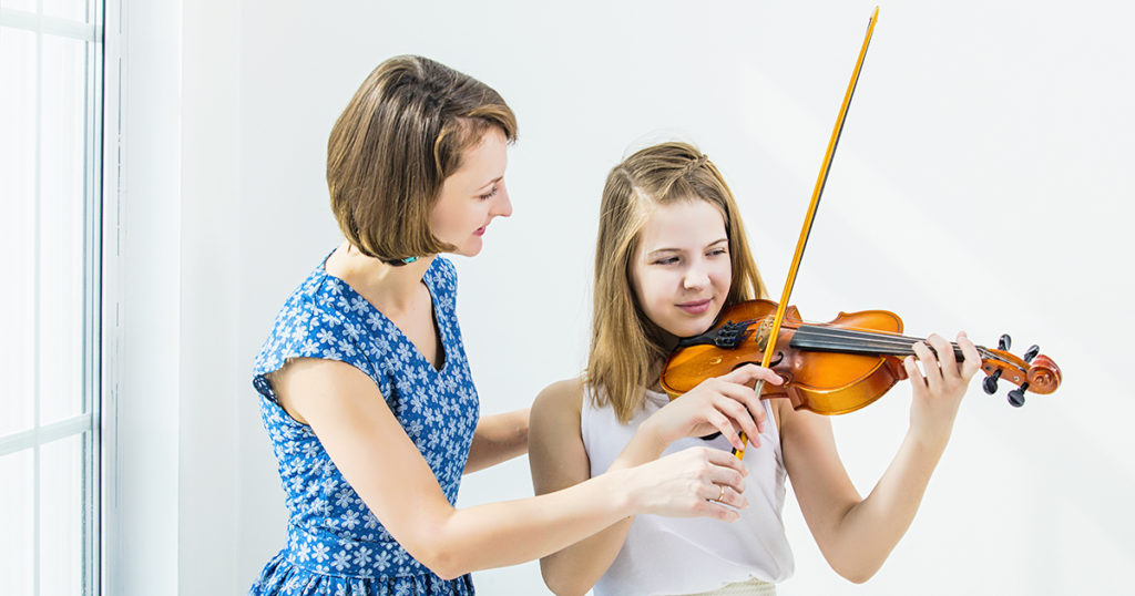 19/10 - 5 Ways to Support Your Child When Learning Violin - Caswell's Strings